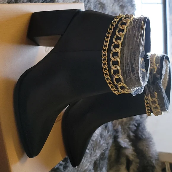 Steve Madden Perlina Black Leather Chain Booties - Picture 8 of 14